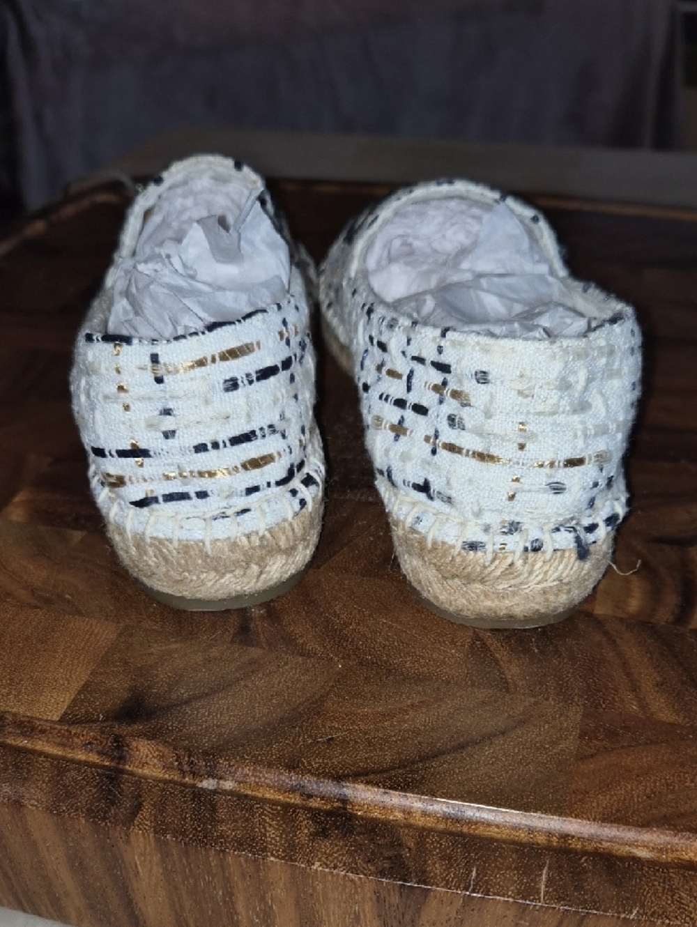 CHANEL Black and White Tweed Espadrille Flats with CC Emblem - Picture 2 of 11